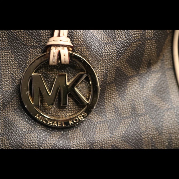 Michael Kors - Picture 2 of 3